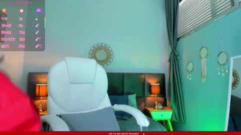 Snapshot of emeralda_co chatting on March 4, 2026, 12:33 pm Esmeralda online show from March 4, 2026, 12:33 pm