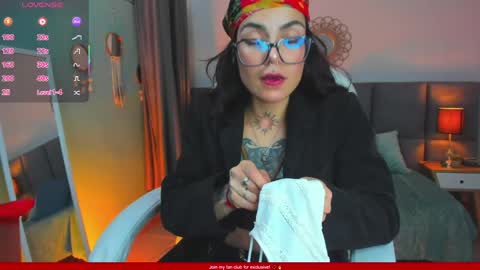 Snapshot of emeralda_co chatting on March 11, 2026, 5:19 pm Esmeralda online show from March 11, 2026, 5:19 pm