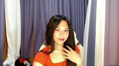 Snapshot of emere_kai_24xxx chatting on June 18, 2026, 10:30 am Chelle dont forget to folloe me and thumps up online show from June 18, 2026, 10:30 am