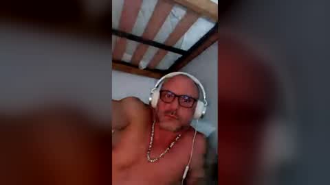 Snapshot of emersonfilho chatting on July 5, 2026, 1:56 am emersonfilho online show from July 5, 2026, 1:56 am
