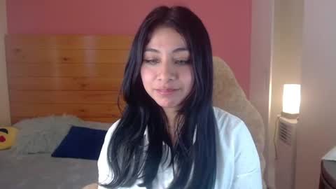 Snapshot of emi_kiss_xx chatting on August 6, 2026, 7:05 pm Emi Kiss online show from August 6, 2026, 7:05 pm