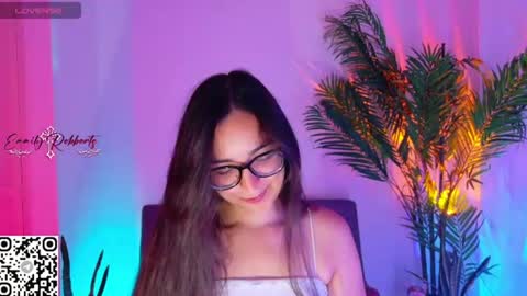 Snapshot of emi_roberts chatting on July 28, 2026, 9:47 pm Emmily Roberts online show from July 28, 2026, 9:47 pm