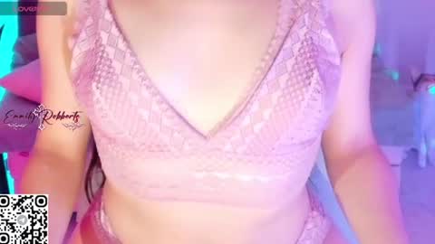 Snapshot of emi_roberts chatting on July 30, 2026, 10:09 pm Emmily Roberts online show from July 30, 2026, 10:09 pm