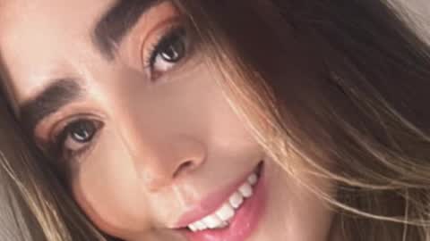 emi_royse online show from October 8, 2025, 9:23 pm