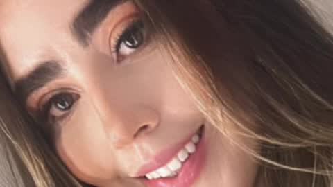 emi_royse online show from April 2, 2026, 12:30 am