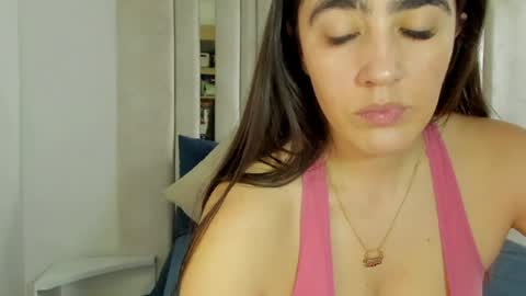Snapshot of emi_royse chatting on April 29, 2026, 6:25 pm emi_royse online show from April 29, 2026, 6:25 pm