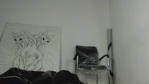 Snapshot of emiantonella_ chatting on April 15, 2026, 3:24 am Antonella online show from April 15, 2026, 3:24 am