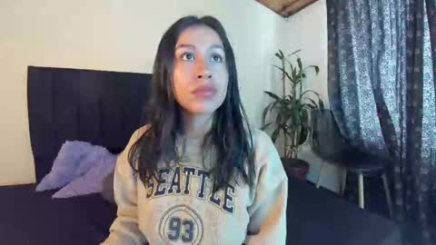 Emilia Gomez online show from March 11, 2025, 9:26 pm