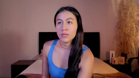 Snapshot of emigomez_ chatting on May 12, 2026, 12:02 pm Emilia Gomez online show from May 12, 2026, 12:02 pm