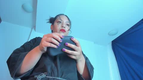 Snapshot of emiily15_ chatting on January 7, 2025, 6:35 pm Emi online show from January 7, 2025, 6:35 pm