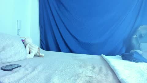 Snapshot of emiily15_ chatting on January 28, 2025, 5:46 pm Emi online show from January 28, 2025, 5:46 pm