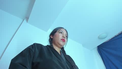 Snapshot of emiily15_ chatting on January 28, 2025, 8:47 pm Emi online show from January 28, 2025, 8:47 pm