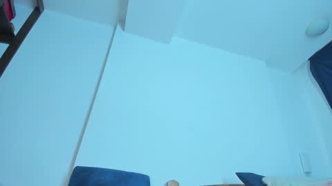 Snapshot of emiily15_ chatting on February 19, 2025, 6:21 pm Emi online show from February 19, 2025, 6:21 pm