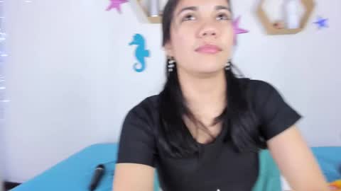 Snapshot of emiily_parkerr chatting on February 11, 2025, 9:09 am Emily online show from February 11, 2025, 9:09 am