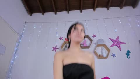 Snapshot of emiily_parkerr chatting on February 13, 2025, 9:20 am Emily online show from February 13, 2025, 9:20 am