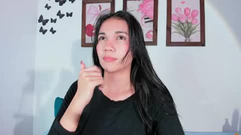 Snapshot of emiily_parkerr chatting on June 23, 2026, 9:02 pm Emily online show from June 23, 2026, 9:02 pm