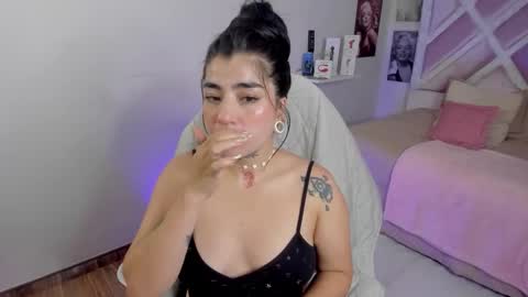 emilayton_ online show from September 11, 2025, 7:14 pm