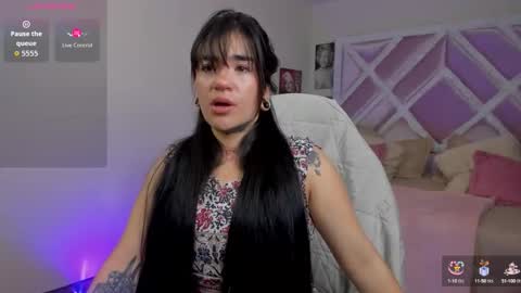 emilayton_ online show from September 17, 2025, 9:05 pm