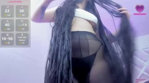 emilayton_ online show from October 25, 2025, 8:03 pm