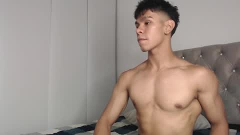 emile_239 online show from December 9, 2024, 3:40 am