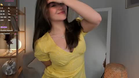 emilia_dream online show from February 3, 2025, 5:56 pm