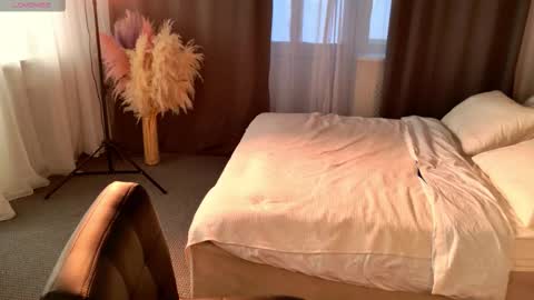 emilia_dream online show from September 11, 2025, 3:12 pm