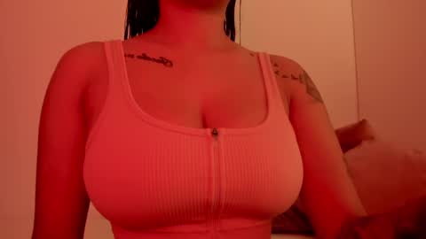 Snapshot of emilia_ghendle chatting on January 6, 2025, 1:30 pm Emilia Big Boobs online show from January 6, 2025, 1:30 pm