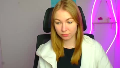 Emilia online show from March 21, 2026, 6:29 am