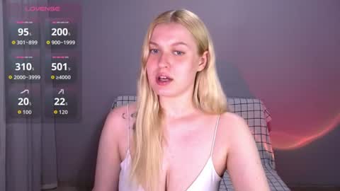 Snapshot of emiliaduchess chatting on July 6, 2026, 5:26 pm Amili online show from July 6, 2026, 5:26 pm