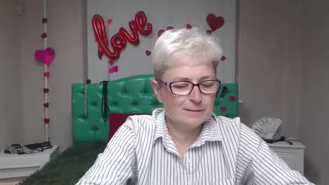 Snapshot of emiliagree chatting on September 10, 2025, 5:13 pm EmiliaGree online show from September 10, 2025, 5:13 pm