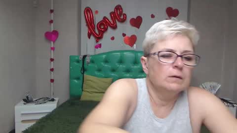 Snapshot of emiliagree chatting on September 22, 2025, 5:04 pm EmiliaGree online show from September 22, 2025, 5:04 pm