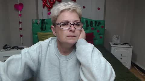 Snapshot of emiliagree chatting on September 29, 2025, 6:02 pm EmiliaGree online show from September 29, 2025, 6:02 pm