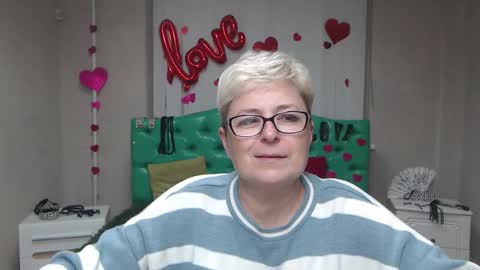 Snapshot of emiliagree chatting on October 7, 2025, 5:21 pm EmiliaGree online show from October 7, 2025, 5:21 pm