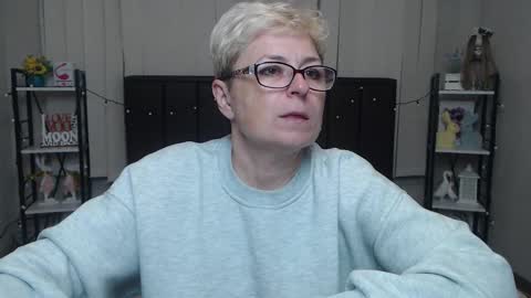 Snapshot of emiliagree chatting on October 10, 2025, 5:28 am EmiliaGree online show from October 10, 2025, 5:28 am