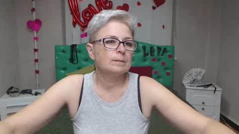Snapshot of emiliagree chatting on October 14, 2025, 5:36 pm EmiliaGree online show from October 14, 2025, 5:36 pm