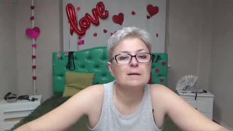 Snapshot of emiliagree chatting on October 15, 2025, 5:13 pm EmiliaGree online show from October 15, 2025, 5:13 pm