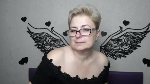 EmiliaGree online show from April 10, 2026, 5:28 pm
