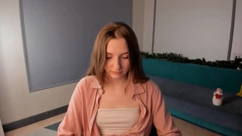 Snapshot of emiliawasurick chatting on February 21, 2026, 1:06 am Kira online show from February 21, 2026, 1:06 am