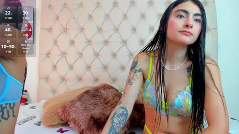 emilieandblake online show from December 28, 2024, 12:45 pm