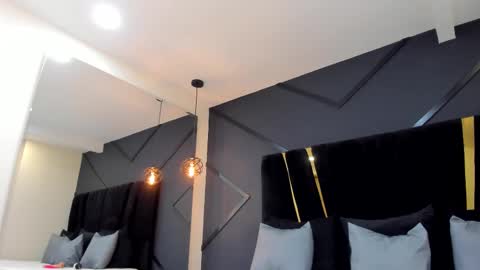 Emillie online show from March 5, 2025, 5:08 pm