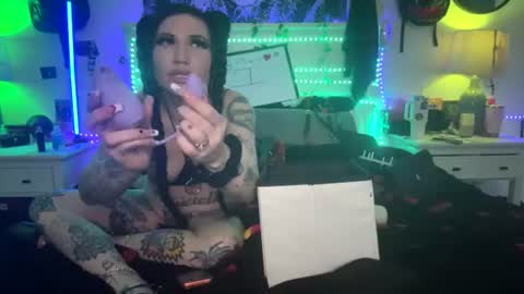 Snapshot of emilietreez chatting on July 15, 2026, 3:56 am emilietreez online show from July 15, 2026, 3:56 am