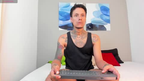 Snapshot of emilio_wolf chatting on January 23, 2025, 10:43 am EMILIO online show from January 23, 2025, 10:43 am