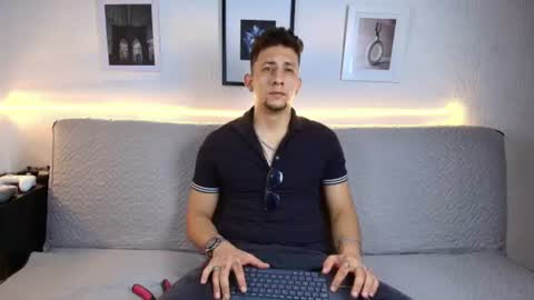 Snapshot of emiliocum_24 chatting on July 15, 2026, 5:02 am EMILIOCUM online show from July 15, 2026, 5:02 am