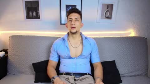 Snapshot of emiliocum_24 chatting on July 17, 2026, 5:36 am EMILIOCUM online show from July 17, 2026, 5:36 am