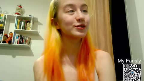 Snapshot of emilly_20 chatting on May 16, 2026, 9:46 pm Emily online show from May 16, 2026, 9:46 pm