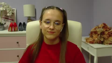 Snapshot of emilly_lust99 chatting on December 3, 2024, 1:54 pm Emilly online show from December 3, 2024, 1:54 pm