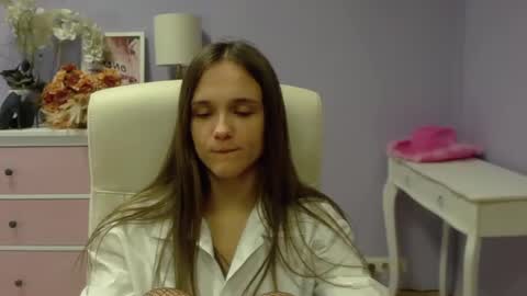 Snapshot of emilly_lust99 chatting on January 23, 2025, 10:54 am Emilly online show from January 23, 2025, 10:54 am