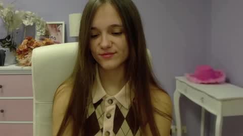 Snapshot of emilly_lust99 chatting on January 27, 2025, 7:35 am Emilly online show from January 27, 2025, 7:35 am