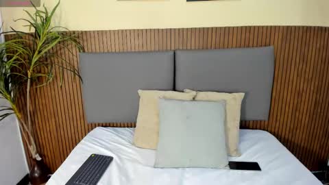 Snapshot of emillyharper_ chatting on October 6, 2025, 3:37 am emillyharper_ online show from October 6, 2025, 3:37 am