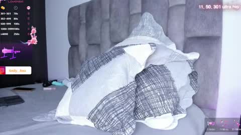 Snapshot of emily___fox chatting on February 27, 2026, 10:37 am Emily online show from February 27, 2026, 10:37 am